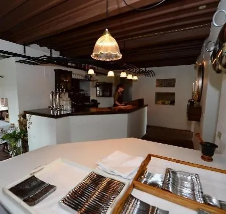 Отель And Restaurant Fru Larsen Kongstrup