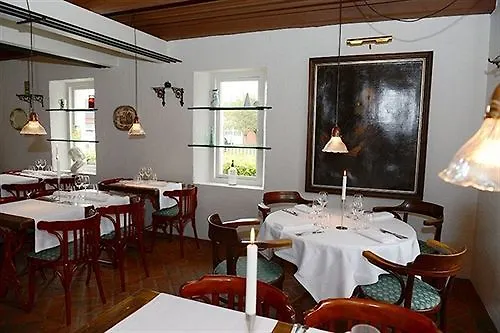 And Restaurant Fru Larsen