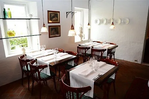 And Restaurant Fru Larsen