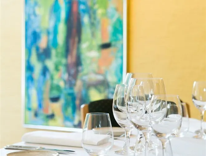 And Restaurant Fru Larsen