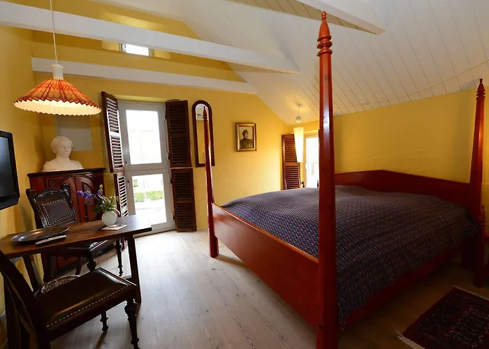 And Restaurant Fru Larsen Hotel